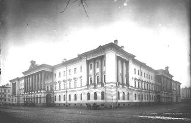 Здание Военного министерства. Северный и западный фасады. Фото К. Булла. 1910-е гг.